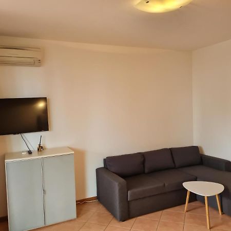 Lato Soleggiato @Gardazzurro Apartman Padenghe sul Garda Kültér fotó