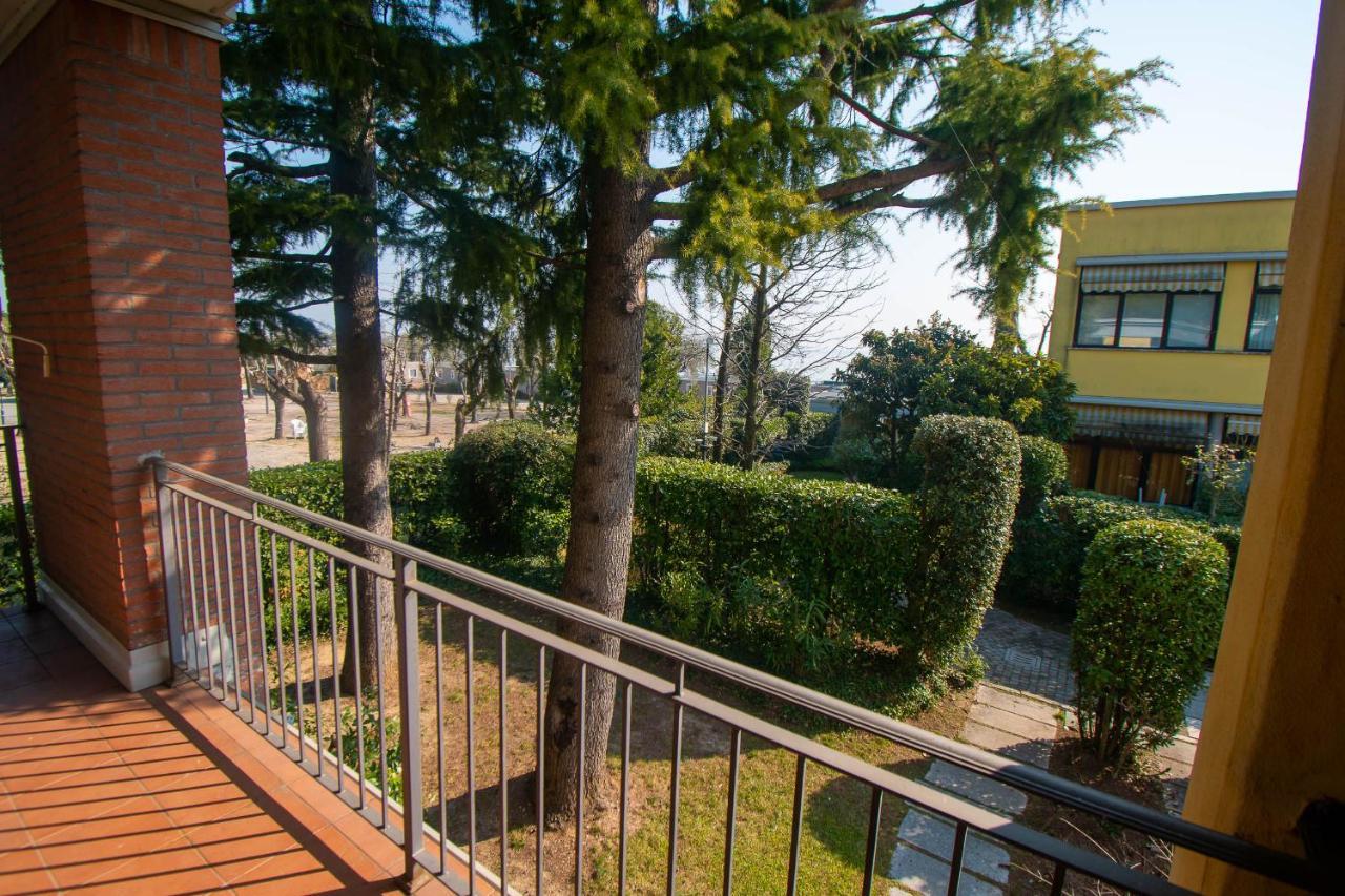 Lato Soleggiato @Gardazzurro Apartman Padenghe sul Garda Kültér fotó