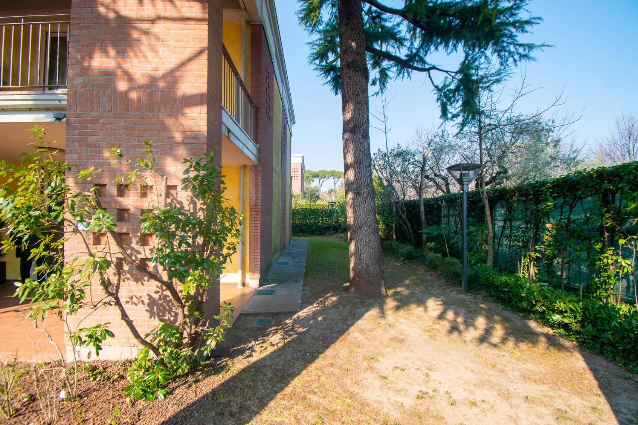 Lato Soleggiato @Gardazzurro Apartman Padenghe sul Garda Kültér fotó