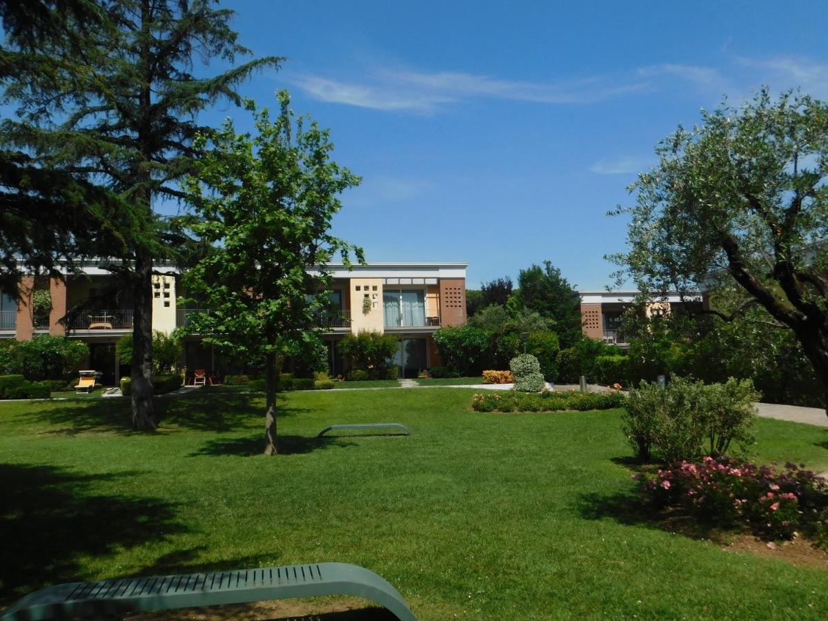 Lato Soleggiato @Gardazzurro Apartman Padenghe sul Garda Kültér fotó