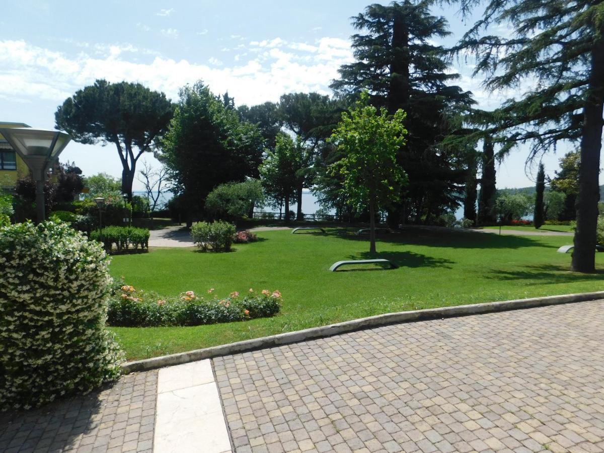 Lato Soleggiato @Gardazzurro Apartman Padenghe sul Garda Kültér fotó