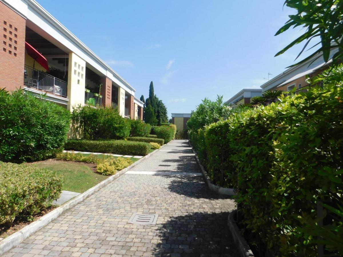 Lato Soleggiato @Gardazzurro Apartman Padenghe sul Garda Kültér fotó