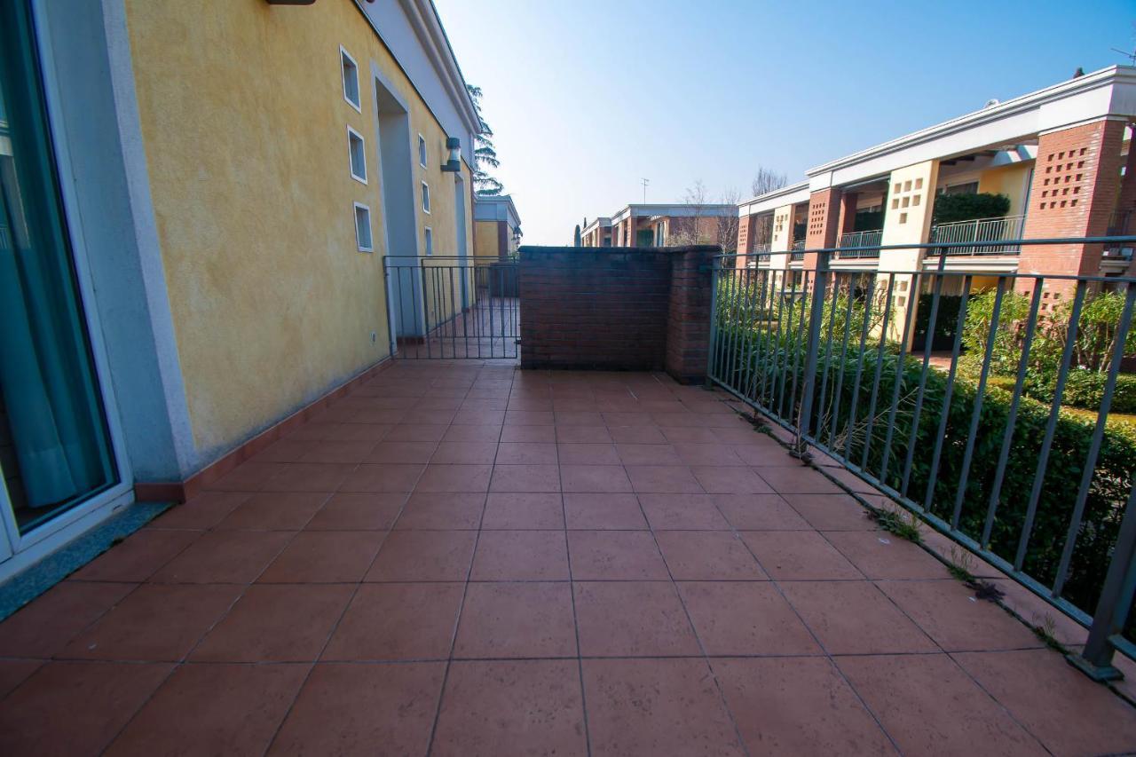 Lato Soleggiato @Gardazzurro Apartman Padenghe sul Garda Kültér fotó