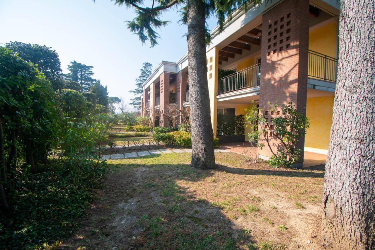 Lato Soleggiato @Gardazzurro Apartman Padenghe sul Garda Kültér fotó