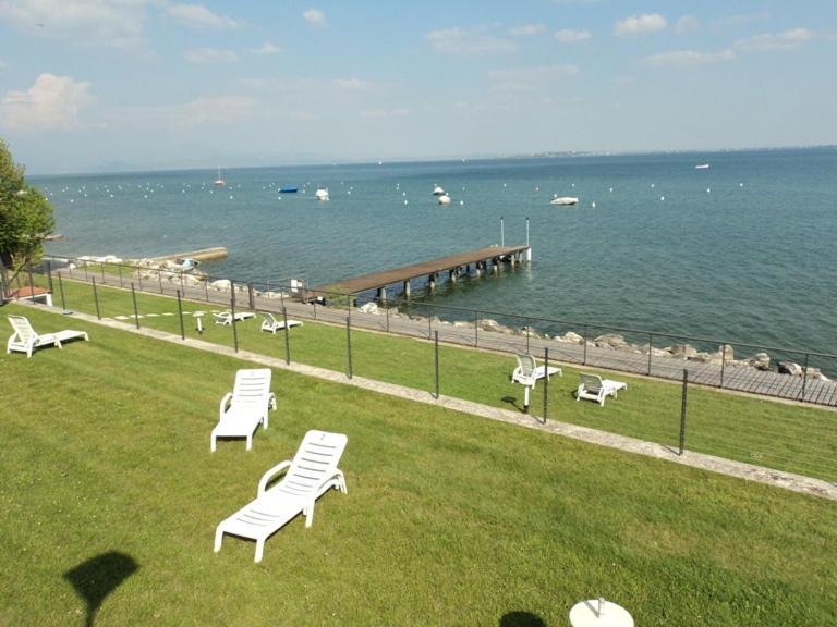 Lato Soleggiato @Gardazzurro Apartman Padenghe sul Garda Kültér fotó