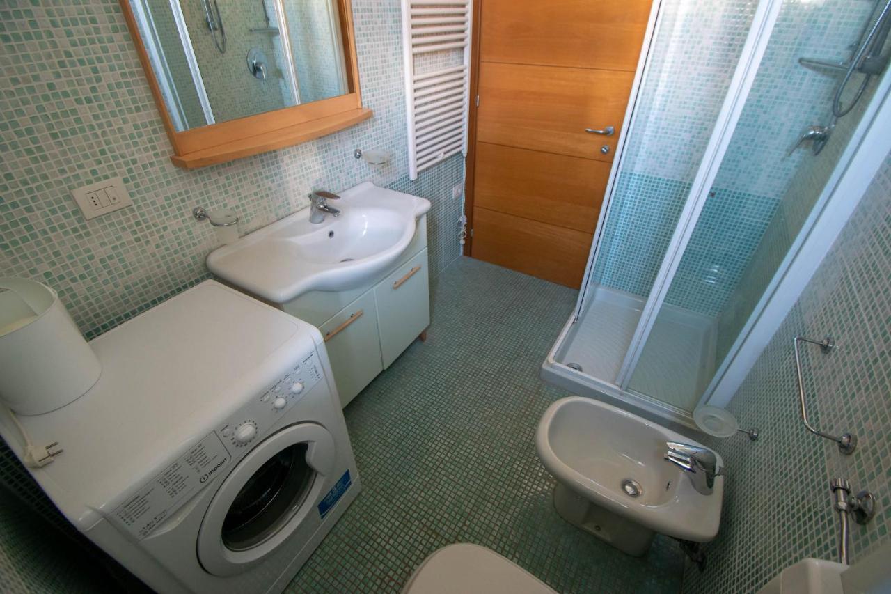 Lato Soleggiato @Gardazzurro Apartman Padenghe sul Garda Kültér fotó