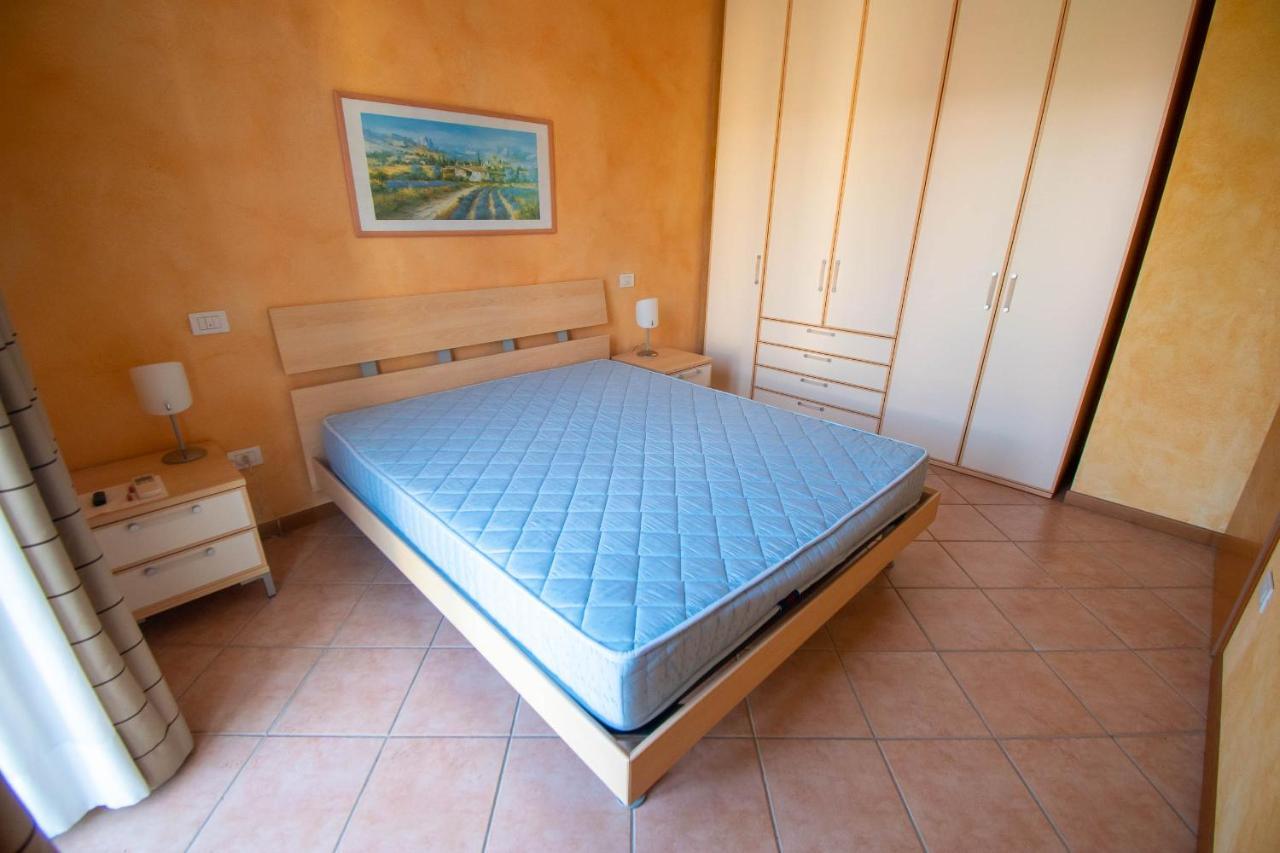 Lato Soleggiato @Gardazzurro Apartman Padenghe sul Garda Kültér fotó