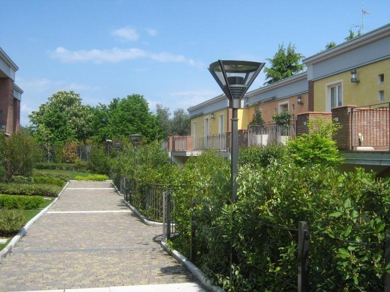 Lato Soleggiato @Gardazzurro Apartman Padenghe sul Garda Kültér fotó