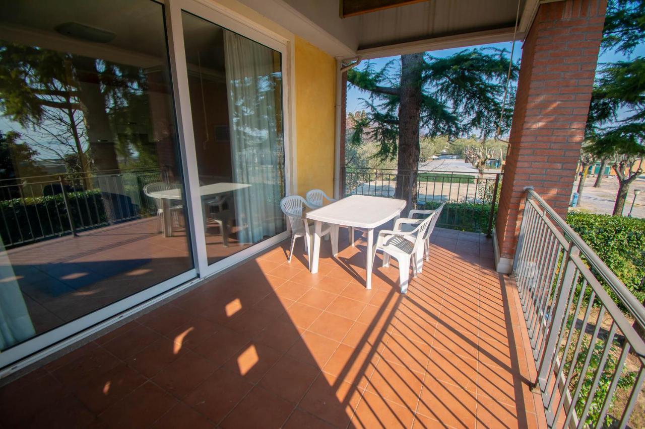 Lato Soleggiato @Gardazzurro Apartman Padenghe sul Garda Kültér fotó