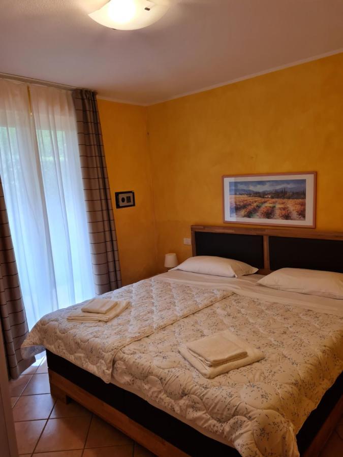 Lato Soleggiato @Gardazzurro Apartman Padenghe sul Garda Kültér fotó