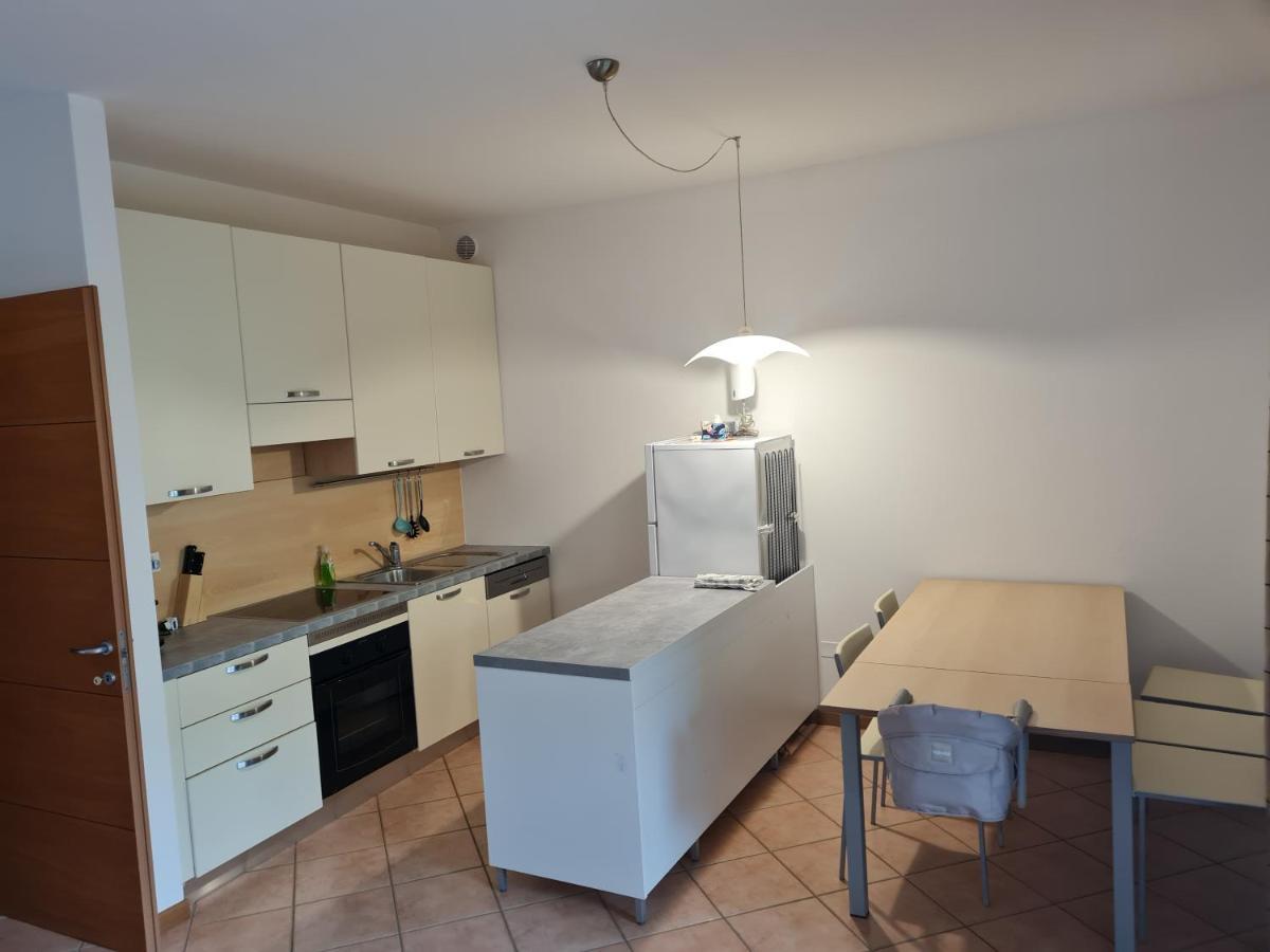 Lato Soleggiato @Gardazzurro Apartman Padenghe sul Garda Kültér fotó
